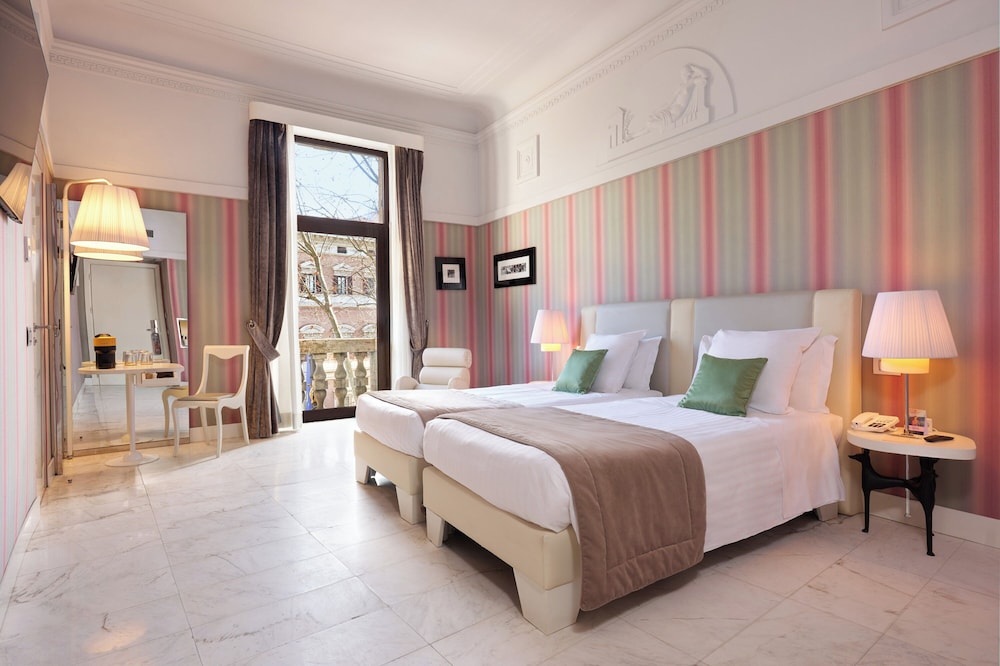 Habitación Deluxe doble del hotel Grand Palace. Foto 4