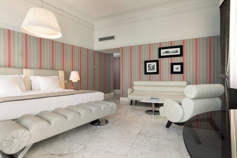Suite Junior del hotel Grand Palace. Foto 1