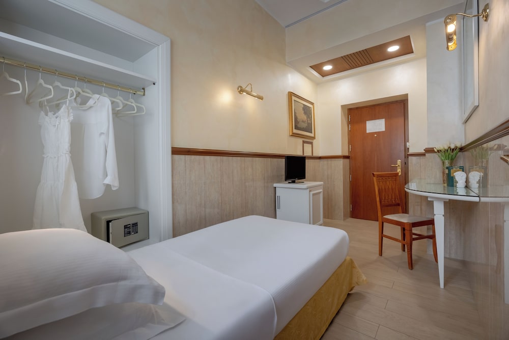 Habitación Individual Estándar del hotel Palladium Palace. Foto 1
