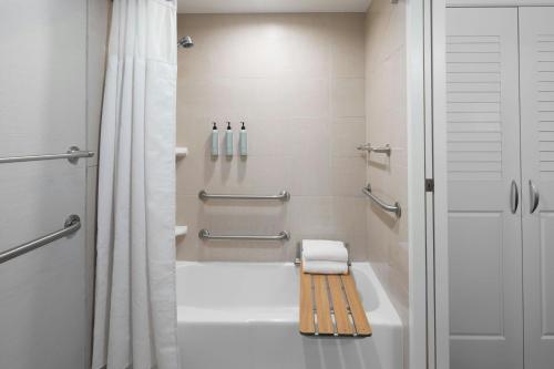 Habitación Doble - 2 camas dobles del hotel Courtyard By Marriott Rochester Brighton. Foto 5