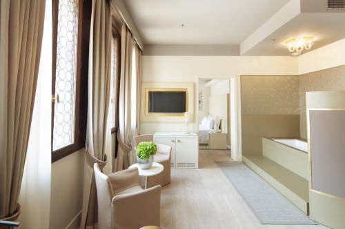 Suite Junior del hotel Venezia Palazzo Barocci. Foto 4
