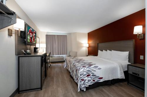 Habitación Superior con cama extragrande - No fumadores del hotel Red Roof Inn Clifton Park. Foto 1