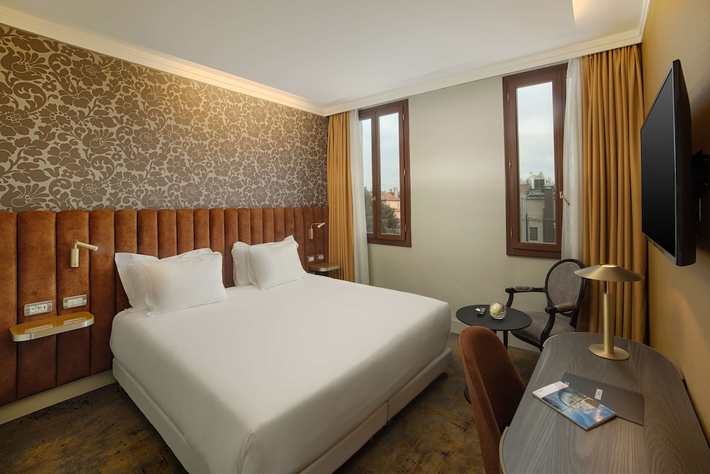 Habitación Premium del hotel NH Venezia Santa Lucia. Foto 2