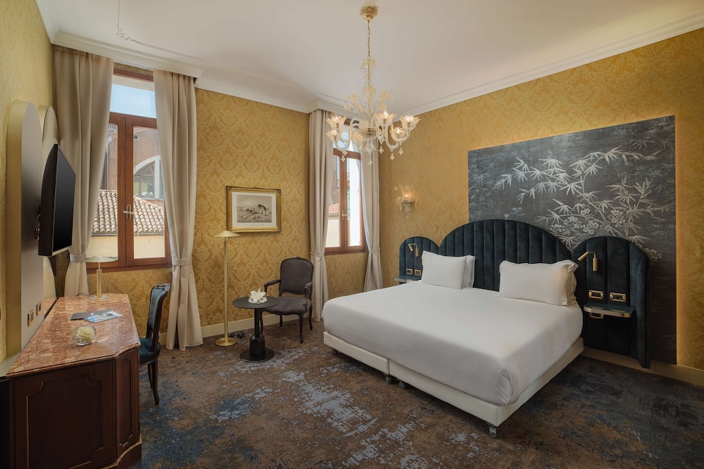 Habitación Premium del hotel NH Venezia Santa Lucia. Foto 5