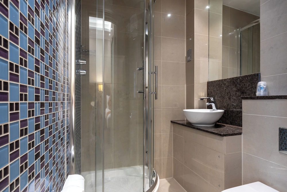 Habitación cuádruple estándar del hotel Sidney London Victoria. Foto 3