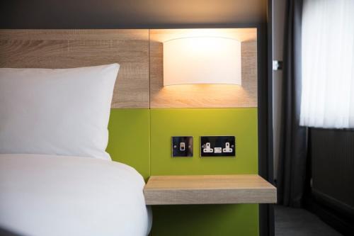 Habitación Familiar del hotel Thistle Express London Luton. Foto 4
