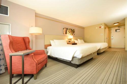 Habitación Doble - 2 camas dobles del hotel Hilton Garden Inn Saratoga Springs. Foto 3