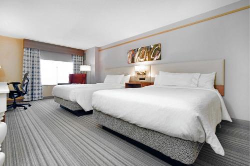 Habitación Queen con dos camas Queen del hotel Hilton Garden Inn Saratoga Springs. Foto 11