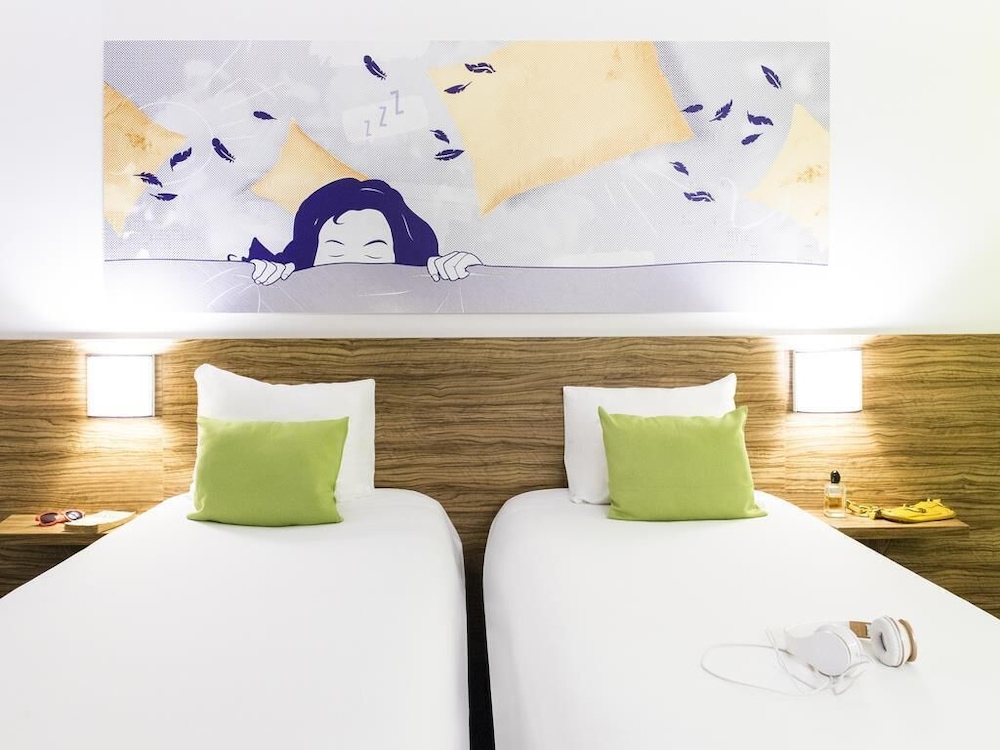 Habitación estándar, 2 camas individuales del hotel Ibis Styles Louvain La Neuve. Foto 2