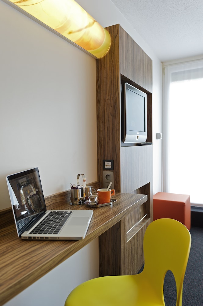 Habitación estándar, 2 camas individuales del hotel Ibis Styles Louvain La Neuve. Foto 4