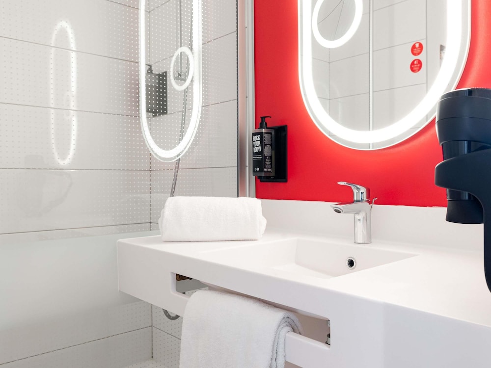 Habitación Estándar con 1 cama doble del hotel Ibis Beziers East Mediterranee. Foto 7