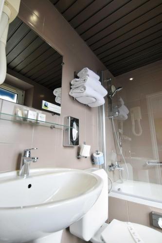 Habitación Doble del hotel Alyss Saphir Cambronne Eiffel. Foto 9