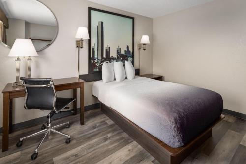 Habitación Doble Estándar - No fumadores del hotel Super 8 by Wyndham Latham - Albany Airport. Foto 6