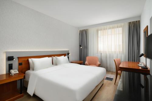 Habitación Doble Superior del hotel Danubius Hungaria City Center. Foto 1