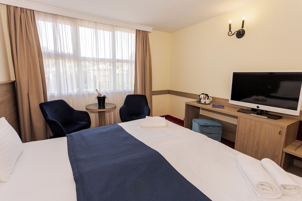 Habitación estándar con 1 cama doble o 2 individuales del hotel Mediterran. Foto 2