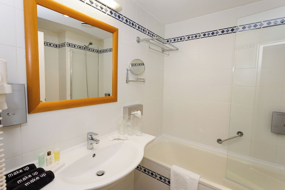 Habitación estándar con 1 cama doble o 2 individuales del hotel Mediterran. Foto 6