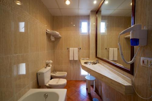 Habitación Doble Económica del hotel Guadalquivir. Foto 3