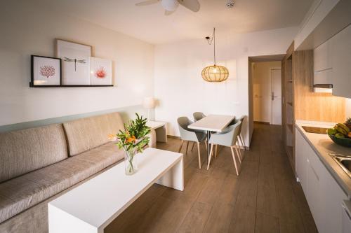 Apartamento Silver de 1 dormitorio sin piscina del hotel Los Olivos Beach Resort. Foto 1