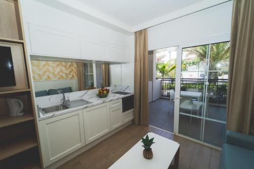 Apartamento Suite Junior del hotel Los Olivos Beach Resort. Foto 4