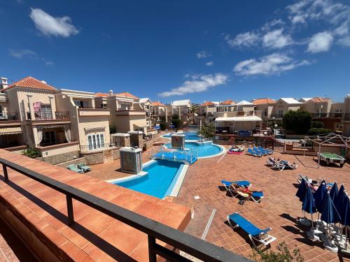 Suite con Vistas a la Piscina del hotel Yucca Park. Foto 5
