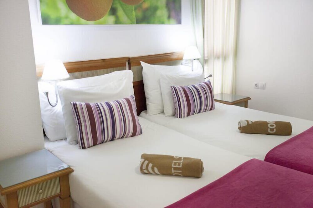 Apartamento Balcón o Terraza 1 habitación Sofá Cama incluido 2 Camas individuales kitchenette del hotel Coral Compostela Beach. Foto 5