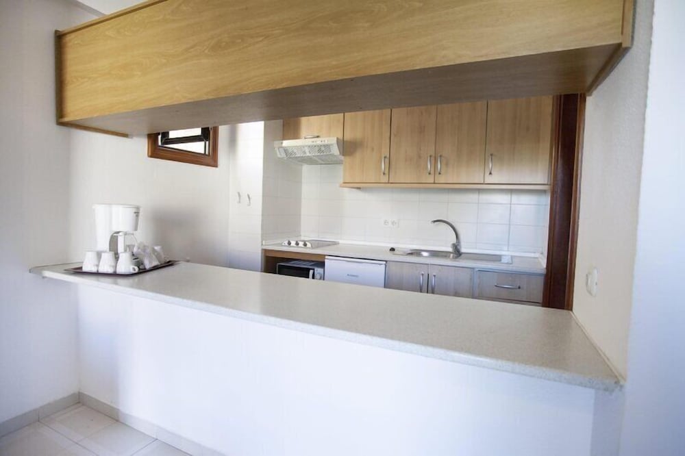 Apartamento Balcón o Terraza 1 habitación Sofá Cama incluido 2 Camas individuales kitchenette del hotel Coral Compostela Beach. Foto 7