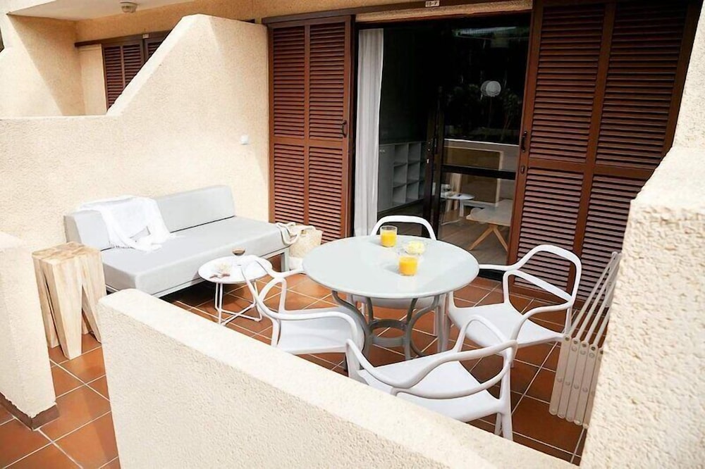 Apartamento Vista Piscina Balcón o Terraza Superior 1 habitación Sofá Cama incluido 2 Camas individuales kitchenette del hotel Coral Compostela Beach. Foto 24