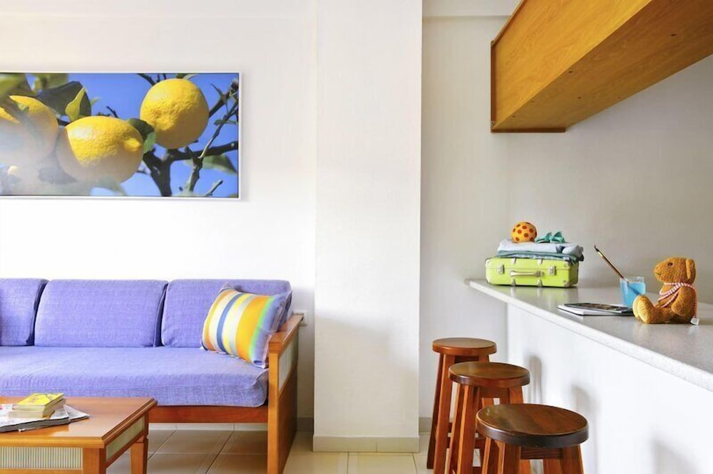 Apartamento Balcón o Terraza 2 habitaciones 3 camas individuales del hotel Coral Compostela Beach. Foto 8