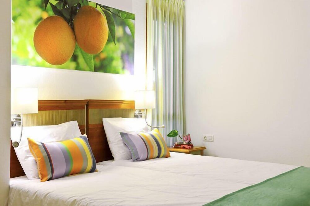 Apartamento Balcón o Terraza 2 habitaciones Sofá Cama incluido 4 camas individuales del hotel Coral Compostela Beach. Foto 6