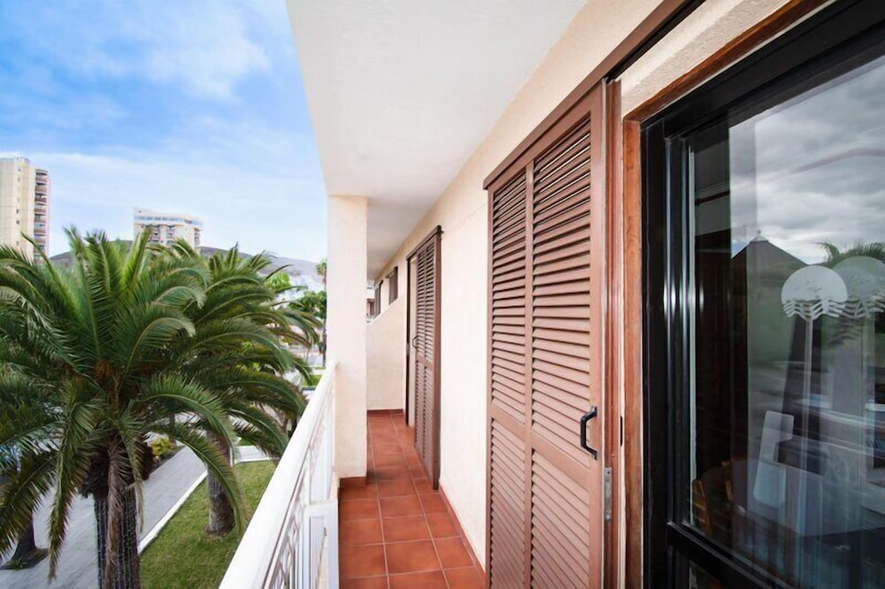 Apartamento Balcón o Terraza 2 habitaciones Sofá Cama incluido 4 camas individuales del hotel Coral Compostela Beach. Foto 16