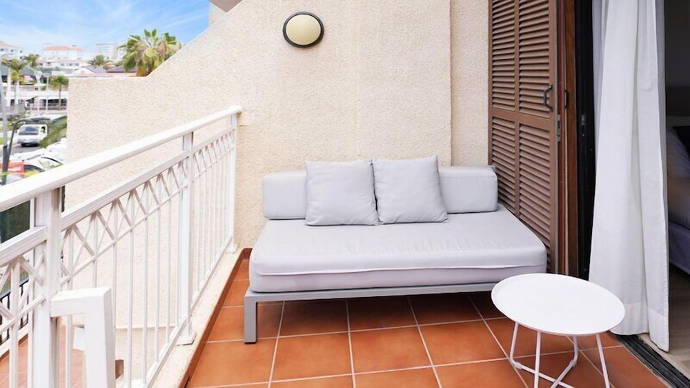 Apartamento Balcón o Terraza Superior 1 habitación 4 camas individuales kitchenette del hotel Coral Compostela Beach. Foto 25