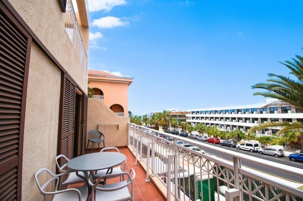 Apartamento Balcón o Terraza Superior 1 habitación 4 camas individuales kitchenette Normal del hotel Coral Compostela Beach. Foto 25