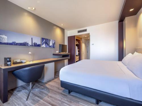 Habitación Premium del hotel Barcelona Condal Mar Affiliated By Meliá. Foto 3