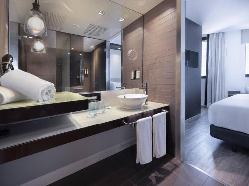 Suite Junior del hotel Barcelona Condal Mar Affiliated By Meliá. Foto 11