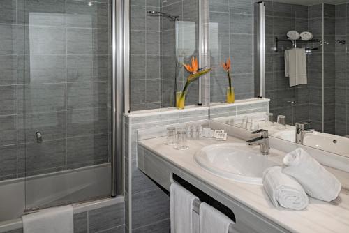 Habitación Doble Deluxe del hotel Cabogata Jardín. Foto 5