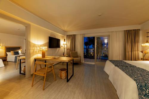 Habitaciones Comunicadas del hotel Cabogata Jardín. Foto 4