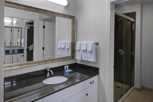 Habitación Estándar - Cama extragrande del hotel Hyatt House Fishkill/poughkeepsie. Foto 1