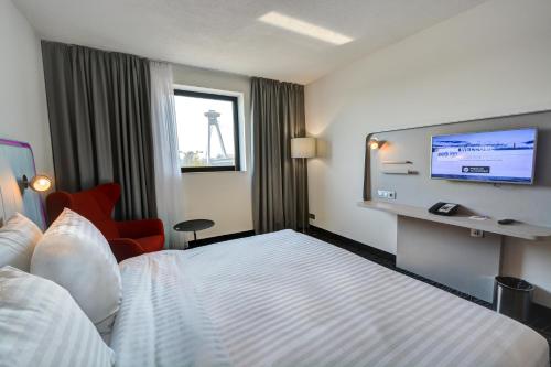 Habitación Superior con vistas al río del hotel Park Inn By Radisson Danube Bratislava. Foto 3