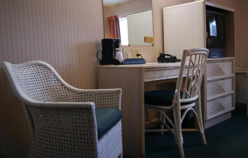 Habitación Doble - 2 camas dobles del hotel Meadow Court Inn - Ithaca. Foto 4