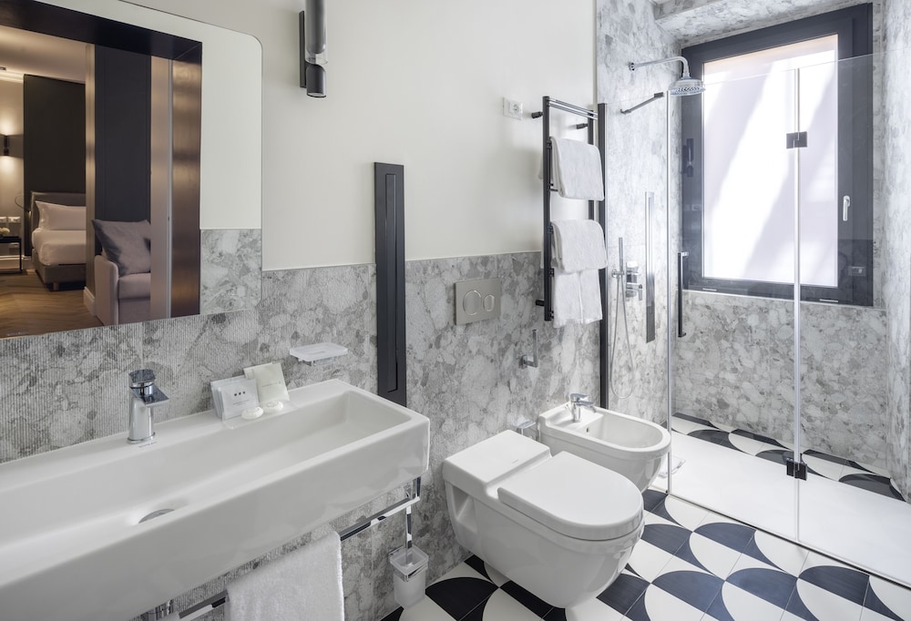 Suite Deluxe (with Sofa Bed | Junior) del hotel UNAHOTELS Galles Milano. Foto 6