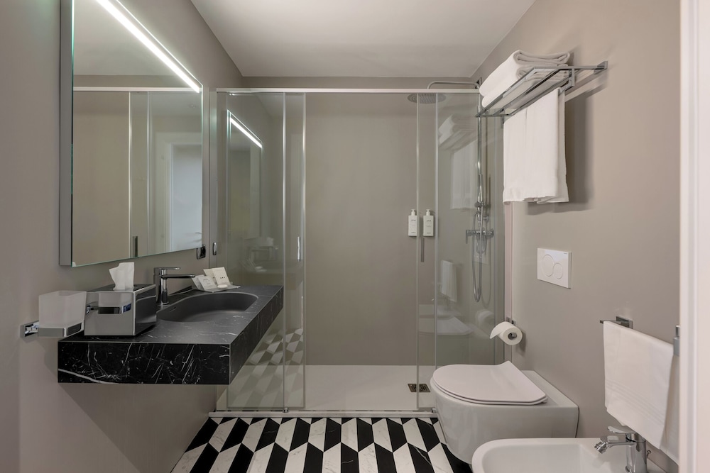 Suite Deluxe (with Sofa Bed | Junior) del hotel UNAHOTELS Galles Milano. Foto 7