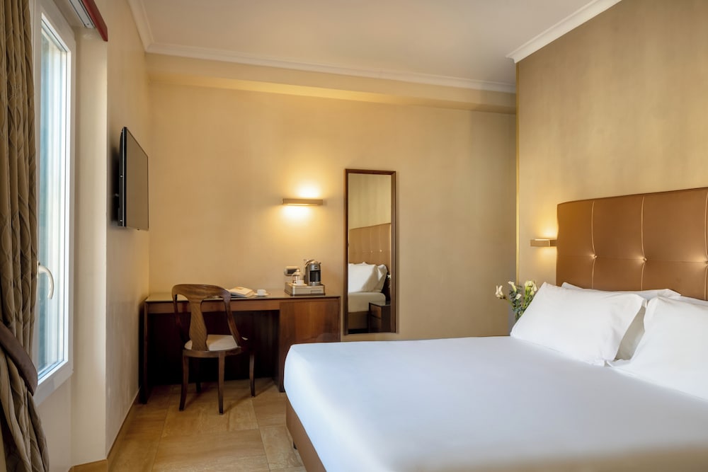 Suite Ejecutiva del hotel UNAHOTELS Galles Milano. Foto 3