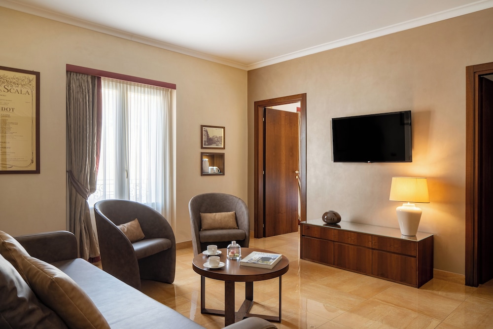 Suite Ejecutiva del hotel UNAHOTELS Galles Milano. Foto 4