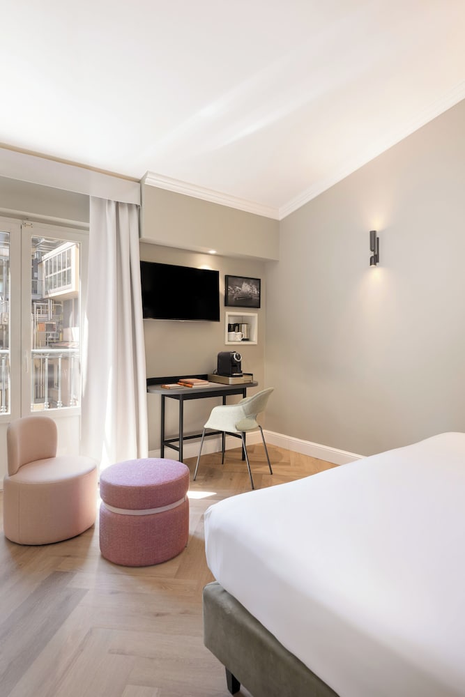 Habitación Deluxe doble del hotel UNAHOTELS Galles Milano. Foto 3