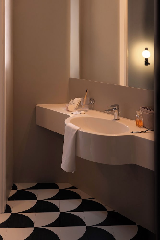 Habitación Deluxe doble del hotel UNAHOTELS Galles Milano. Foto 4