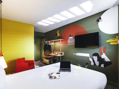 Suite Familiar Estándar con 2 habitaciones comunicadas del hotel ibis Styles Lyon Confluence. Foto 2