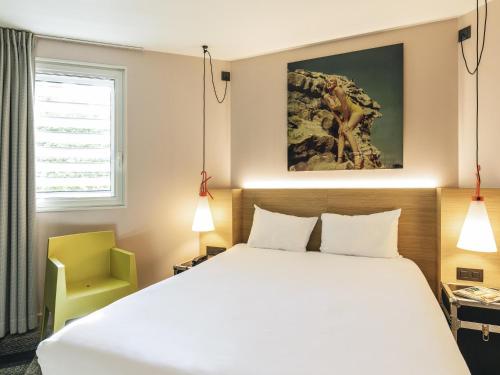 Suite Familiar Estándar con 2 habitaciones comunicadas del hotel ibis Styles Lyon Confluence. Foto 6