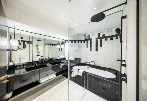 Suite Diplomat del hotel Vienna House By Wyndham Diplomat Prague. Foto 5