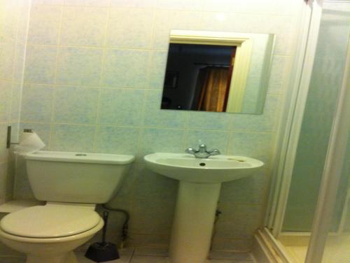 Habitación Familiar del hotel City Inn Express. Foto 2