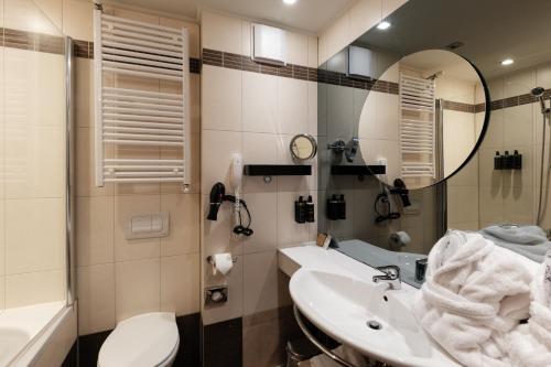 Habitación Doble Premium con balcón del hotel Eurostars Queen of Montenegro
